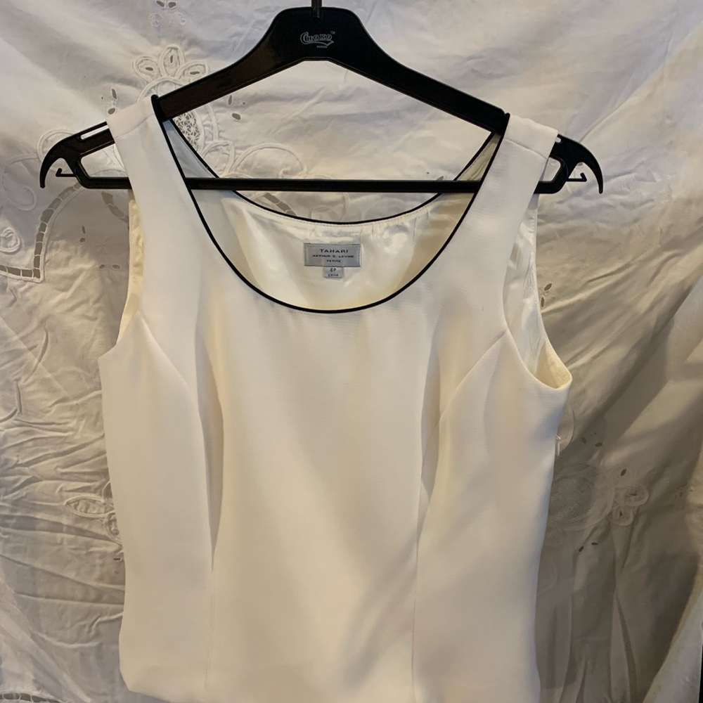 3 piece Tahari suit by Arthur Levine. Size 6 petite $125 - Picture 4 of 6